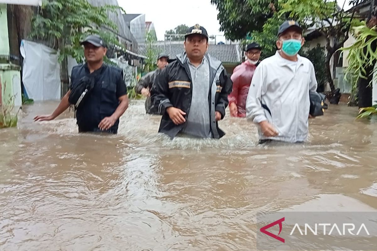 Wali Kota Tangerang instruksikan PUPR segera atasi tanggul jebol