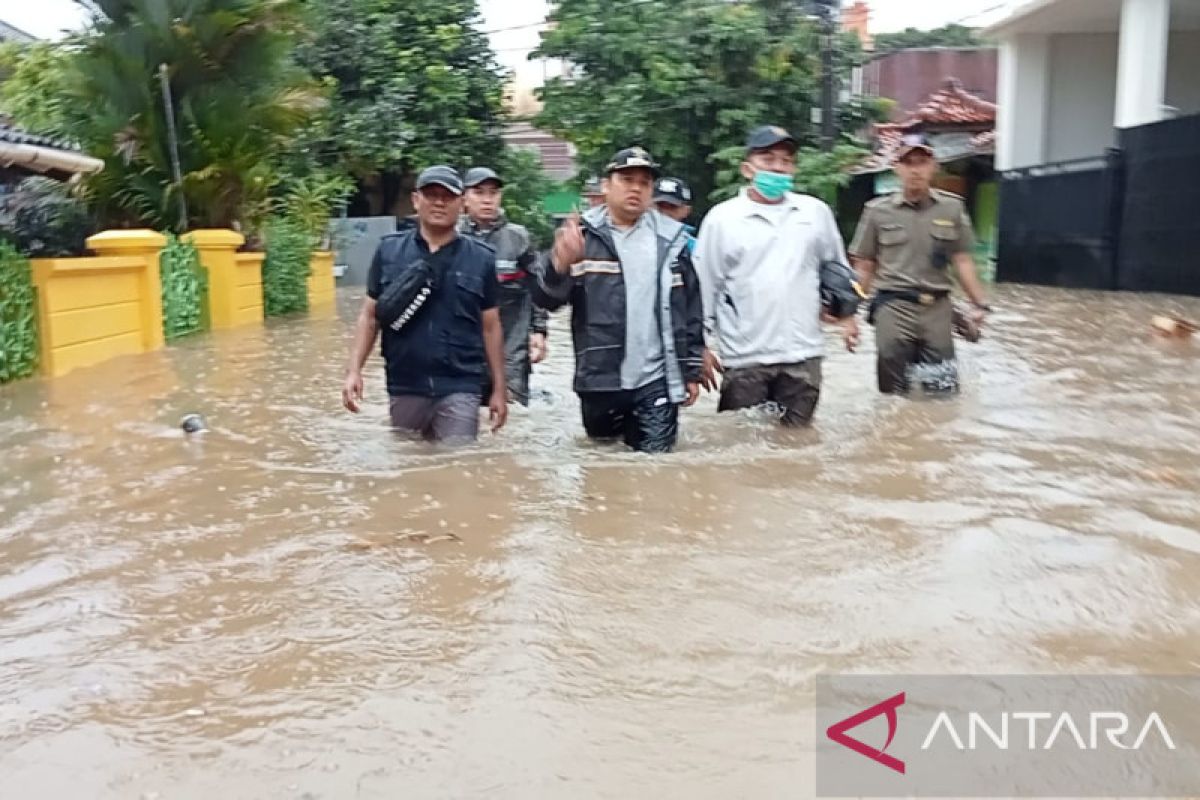 Pemkot Tangerang: Warga korban banjir dan butuh bantuan bisa hubungi 112