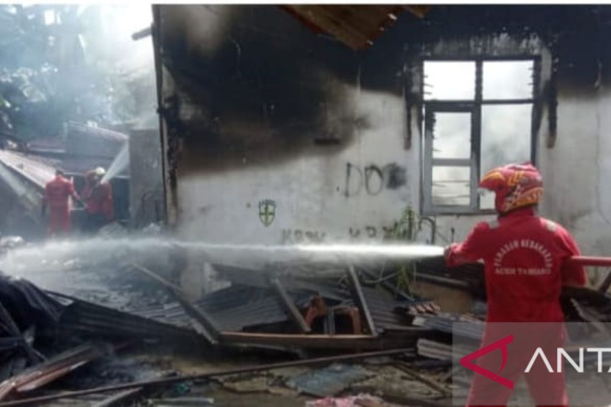 Dua rumah karyawan PT Socfindo terbakar, 12 jiwa mengungsi