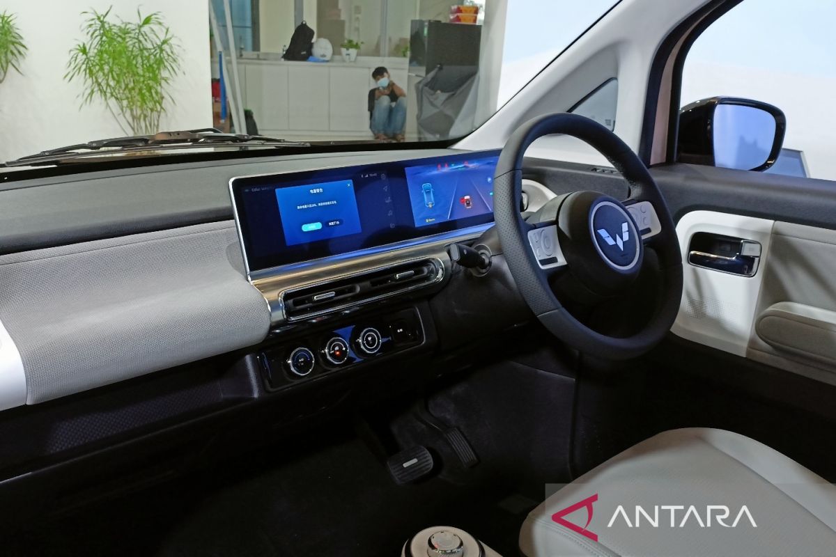 Desain futuristik interior Wuling Air EV