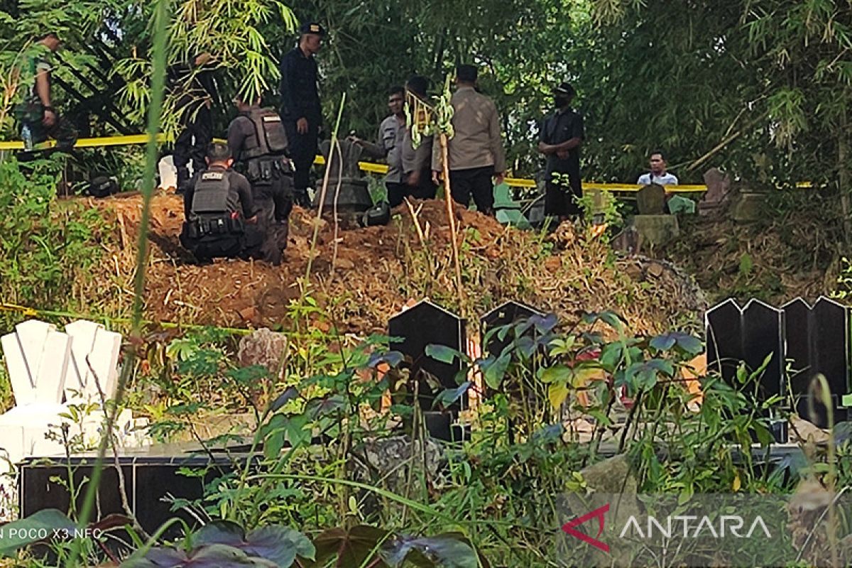 Polisi Trenggalek amankan lokasi temuan mortir di TPU Gunung Cilik