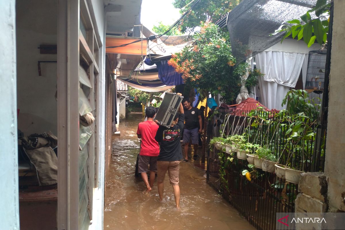92 RT di tiga wilayah DKI Jakarta tergenang banjir Sabtu ini