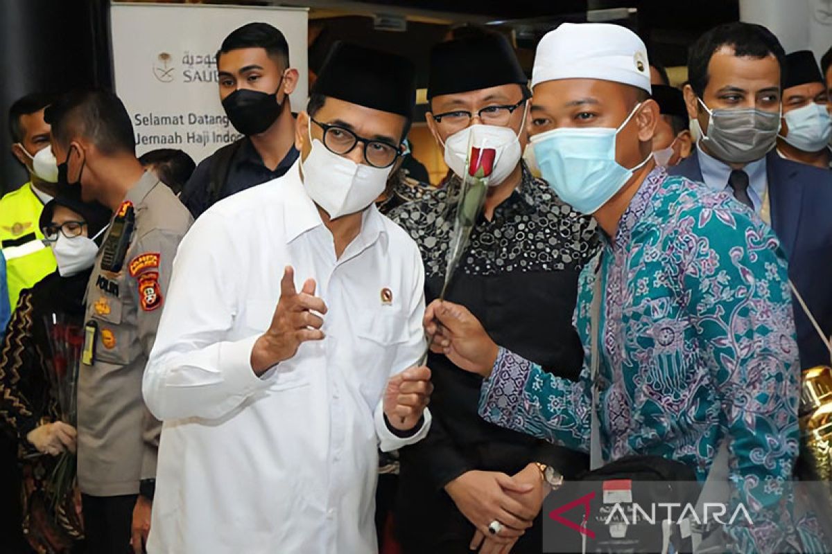 Minister prays for Hajj pilgrim to be mabrur, arrive at Soekarno Hatta Airport