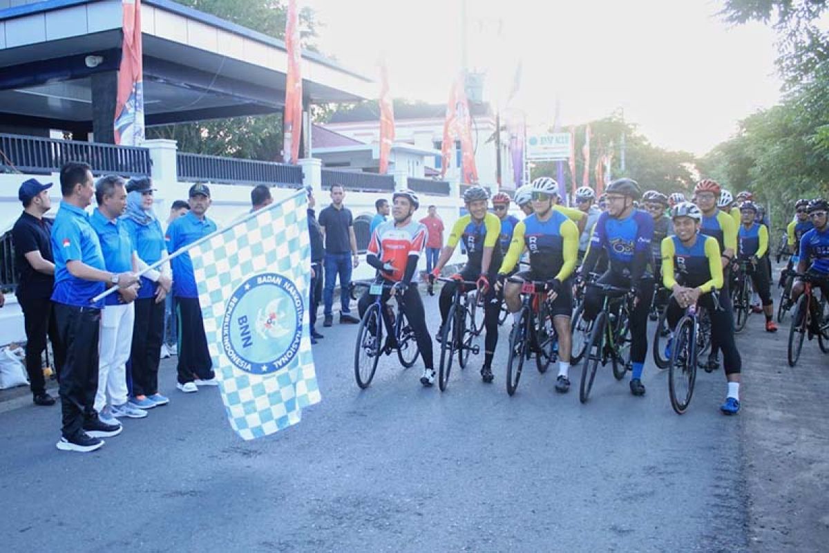 Ratusan pesepeda ramaikan gowes antinarkotika