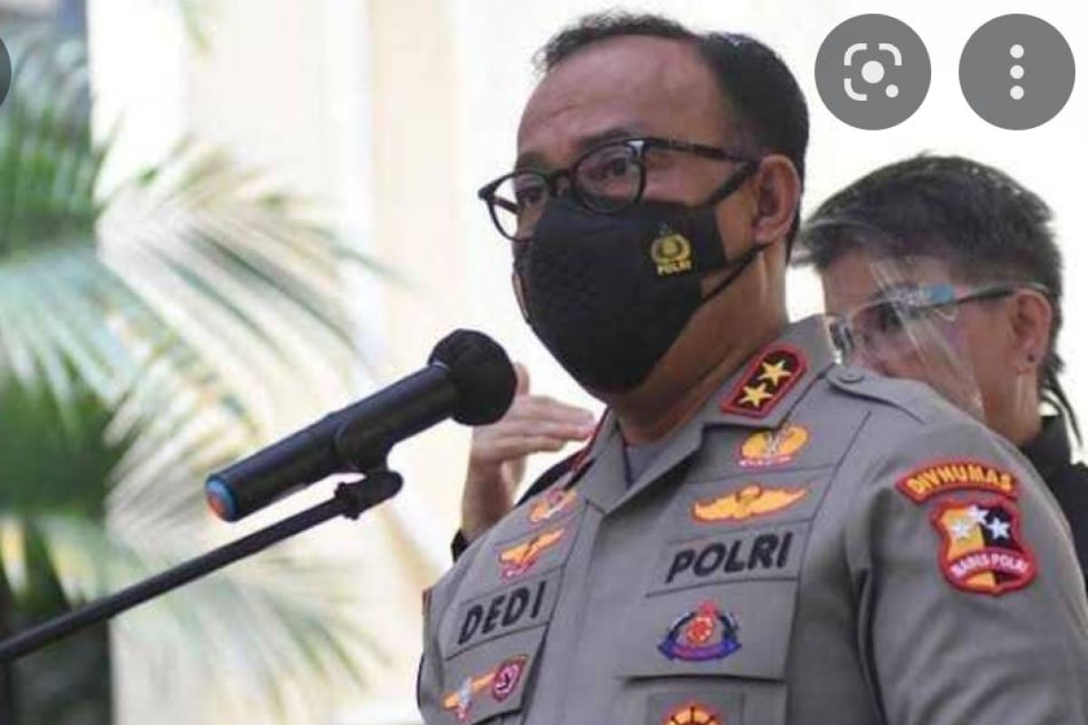 Polisi bekuk delapan orang diduga joki UTBK SBMPTN di Jatim