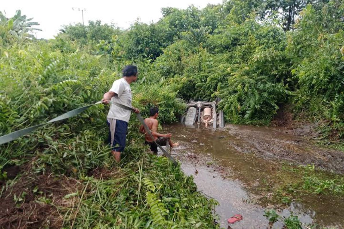 Satu keluarga tewas akibat kecelakaan di jalan Trans Kalimantan