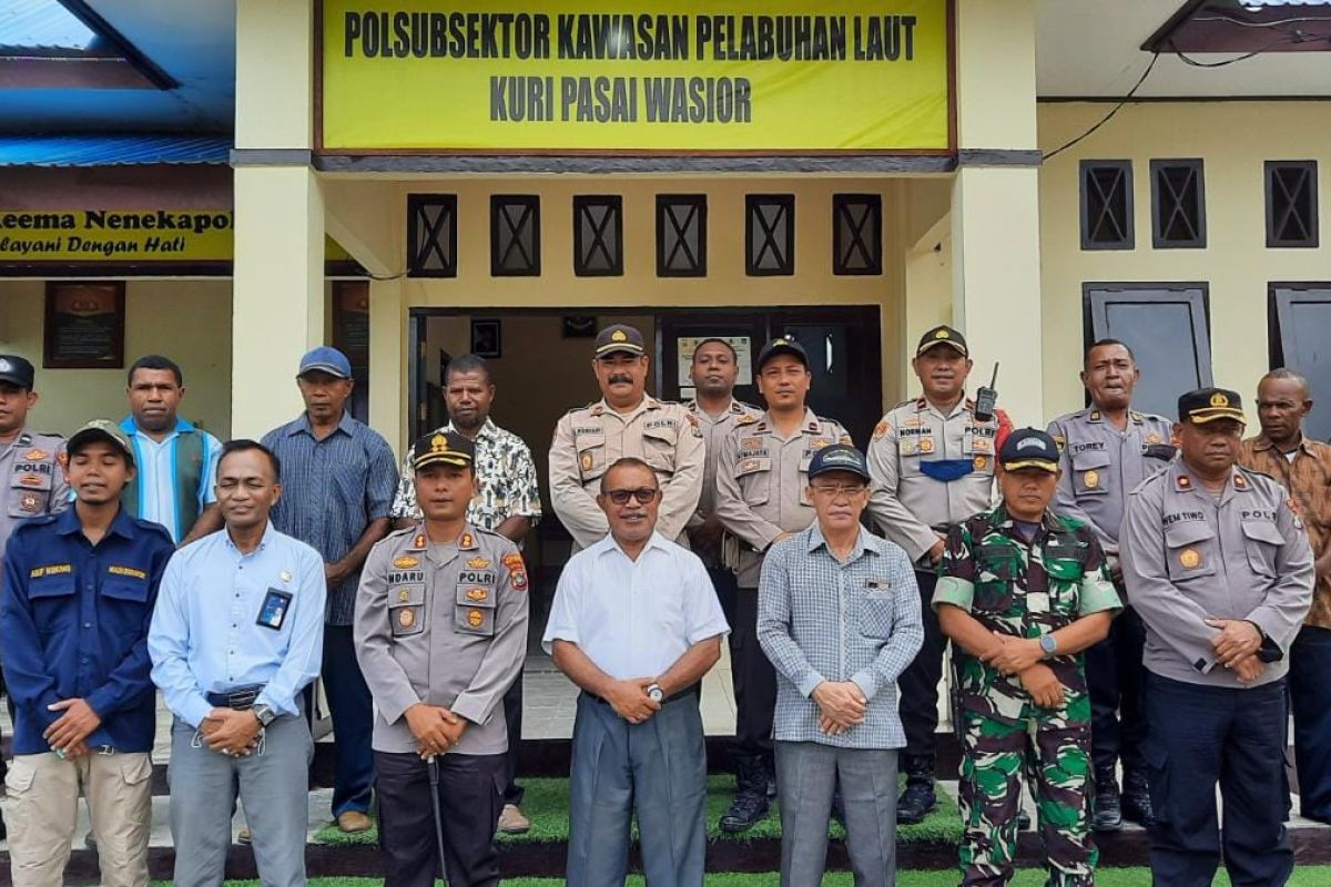 Pemkab Wondama dukung Polsubsektor Pelabuhan Kuri Pasai