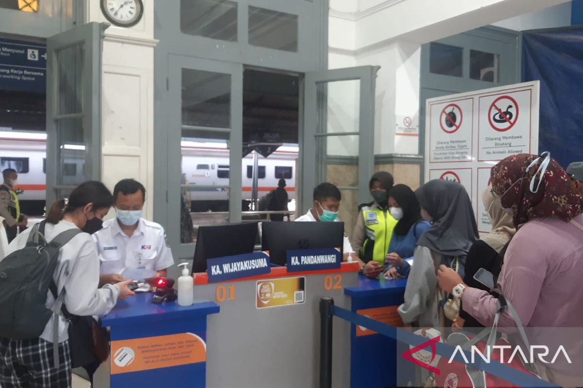 Penumpang KA jarak jauh di Jember belum booster wajib skrining COVID-19