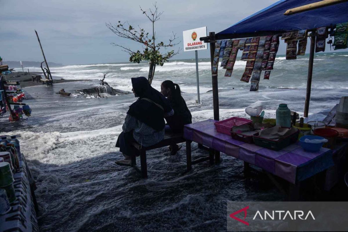 BMKG imbau masyarakat waspada potensi gelombang hingga 6 meter