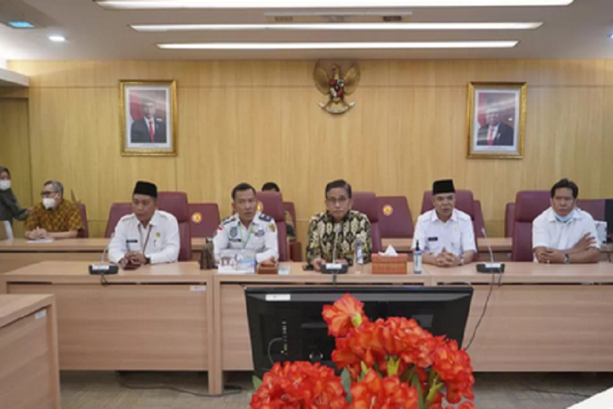 Pj Bupati Tebo bersama APDESI bahas pembangunan desa di DPR RI