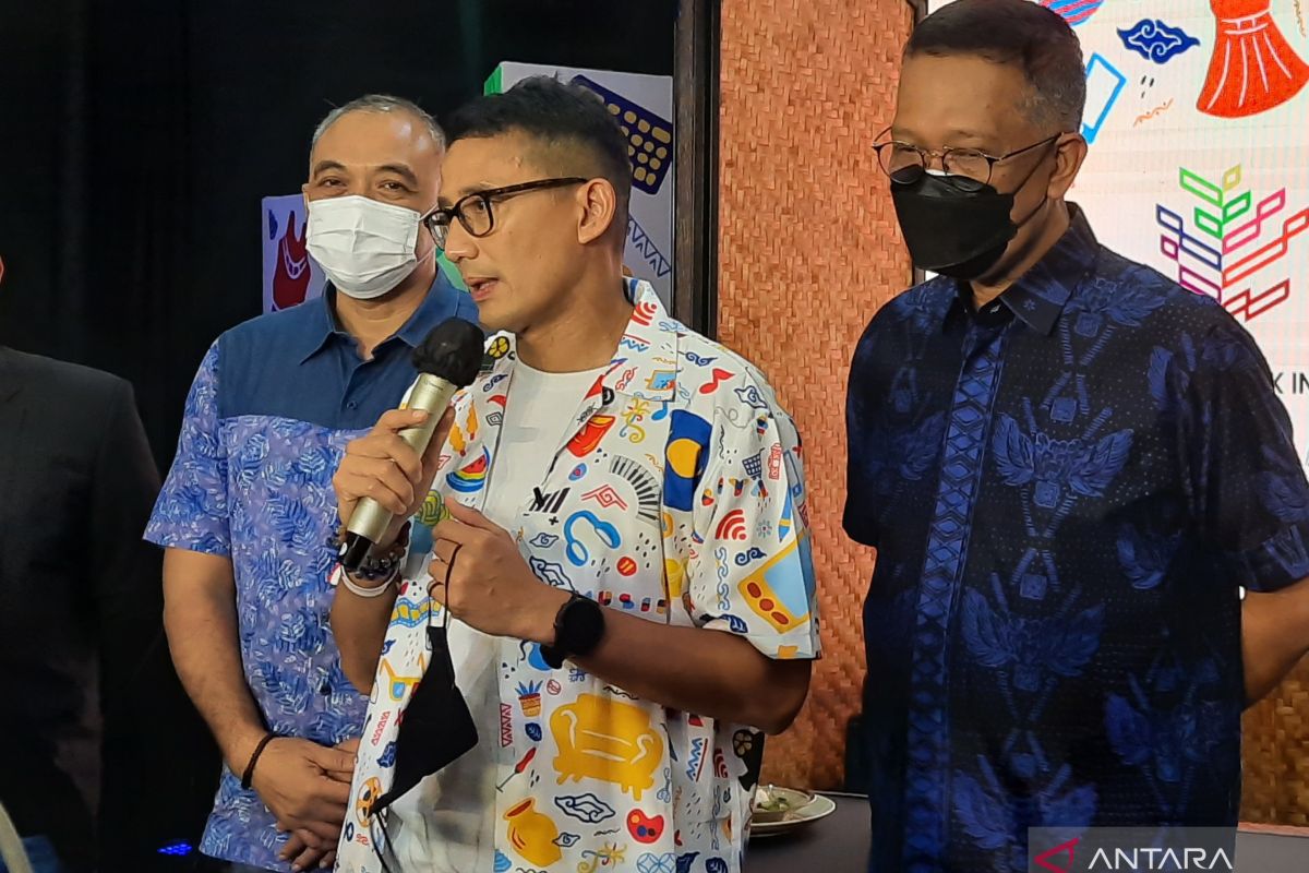 Minister Uno committed to provide space for youth fashion trends