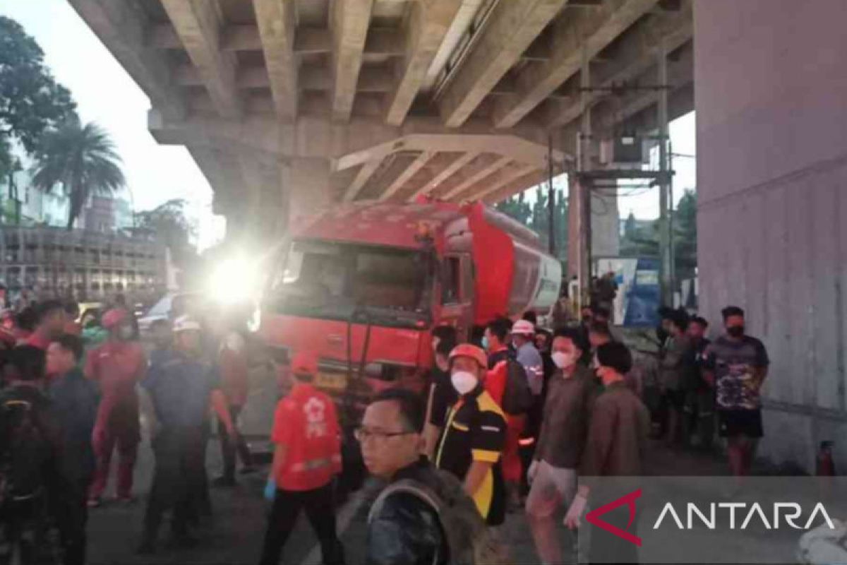 Kecelakaan maut di Trasyogi Cibubur satu korban teridentifikasi anggota TNI