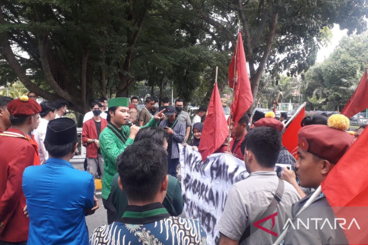 Demo Mahasiswa Cipayung Plus Pekanbaru soal kebijakan pemerintah tak pro rakyat