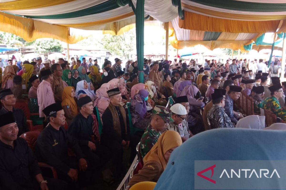 Masyarakat tumpah ruah padati arena pambukaan MTQ Pesisir Selatan