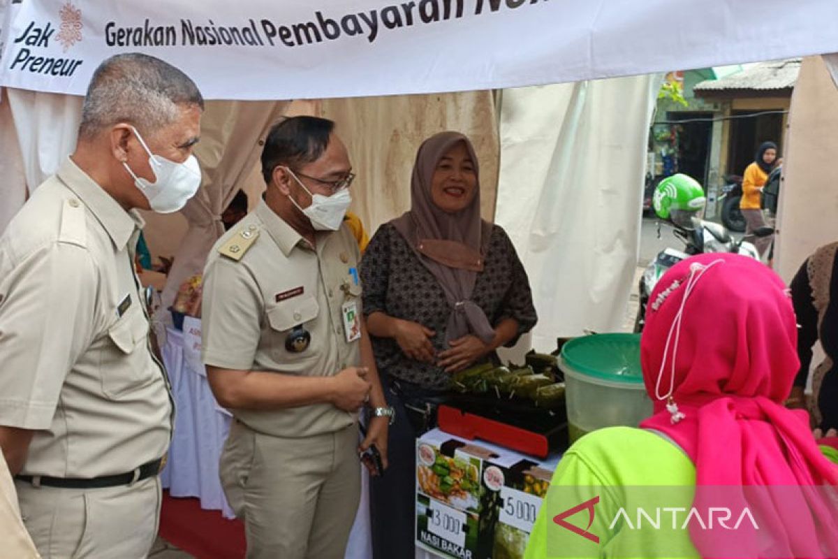 Sudin PPKUKM Jaktim gelar bazar khusus UMKM di Klender