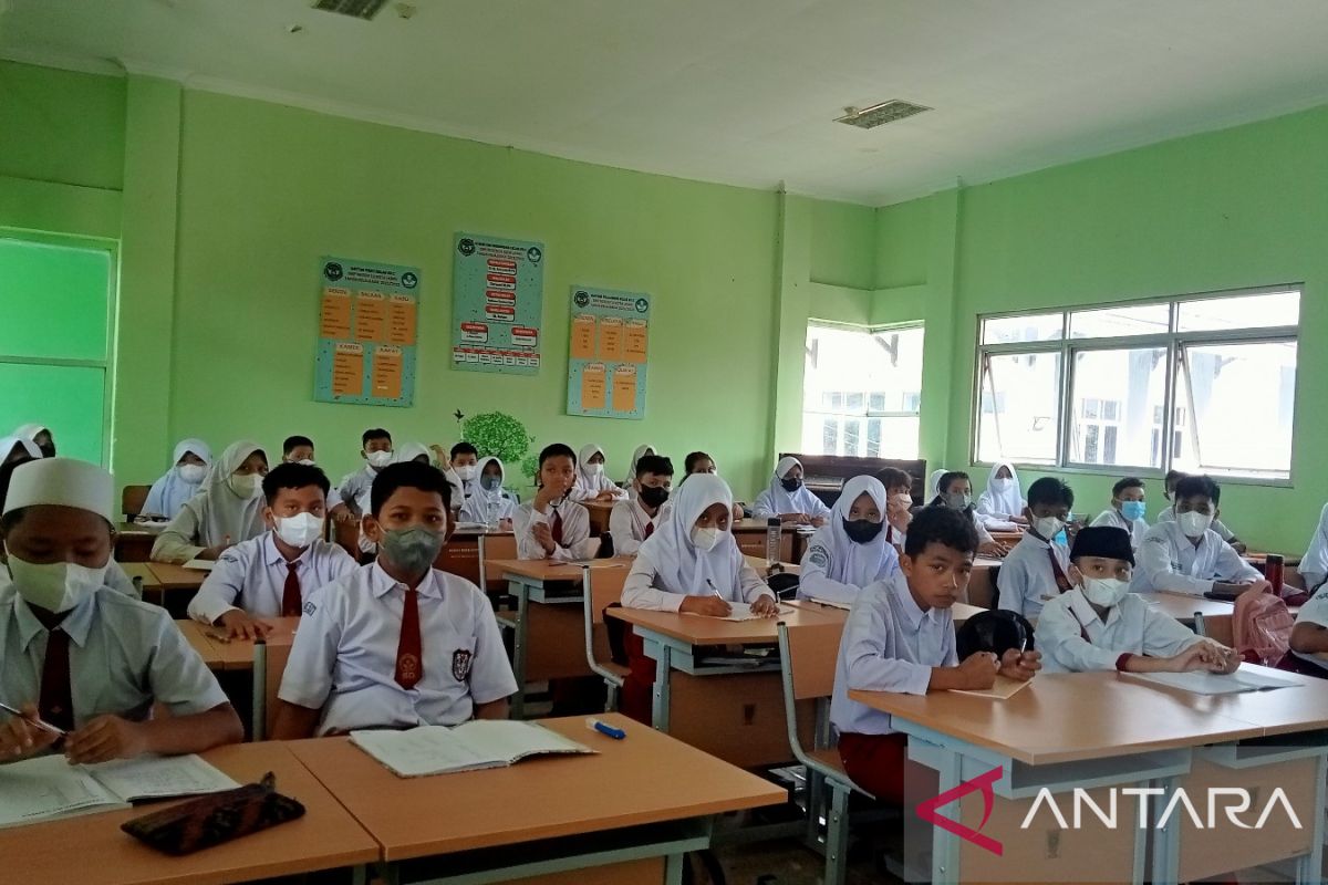 SMP di Kota Jambi data vaksinasi siswa dan guru jelang PTM 100 persen