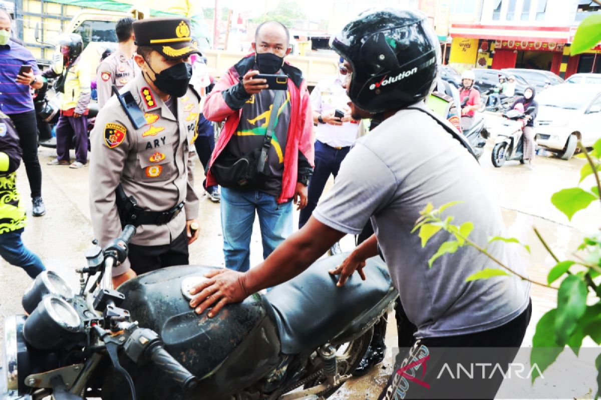 Polresta Samarinda temukan tangki sepeda motor dimodifikasi saat sidak di SPBU