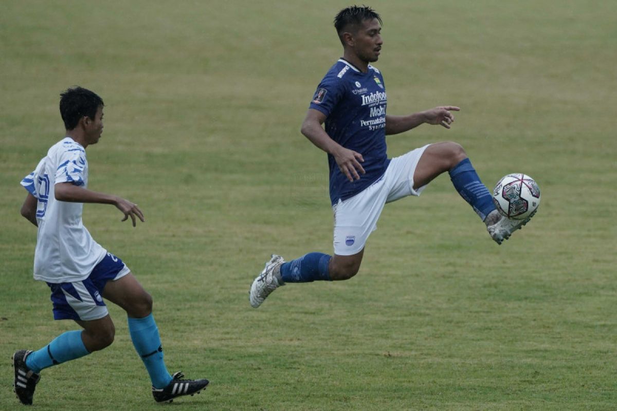 Bek Persib Daisuke Sato sebut tim makin kompak jelang kompetisi