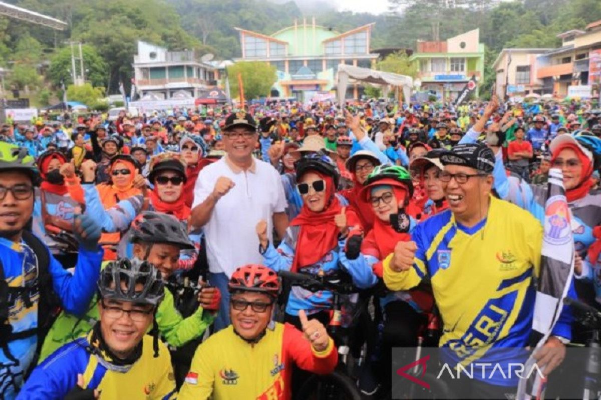 Wako Payakumbuh lepas ribuan pesepeda yang ikuti iven Gowes ASRI