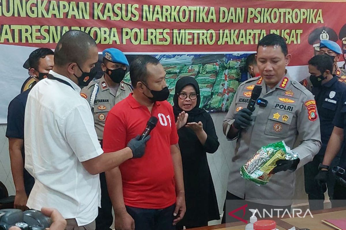 Kurir tempelkan sabu di badan untuk kelabui petugas bandara