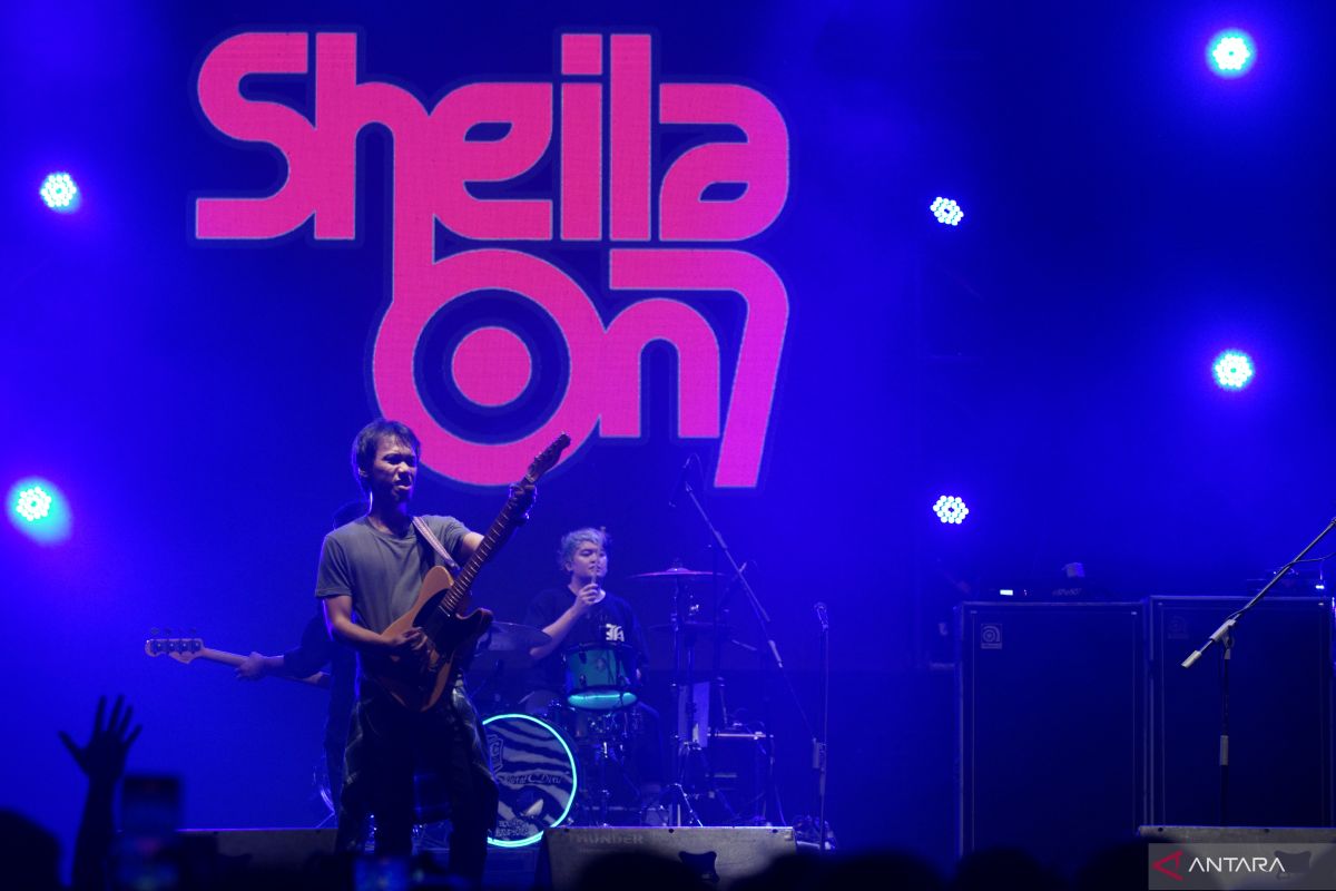Konser Sheila on 7 jadi ajang nostalgia para penggemar