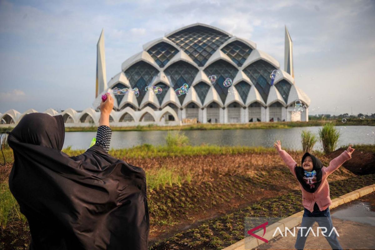 Progres Pembangunan Masjid Raya Al Jabbar Antara News 2108