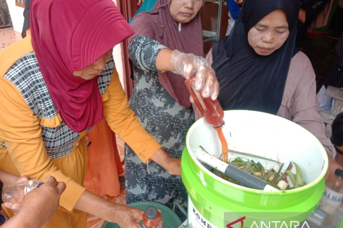 KWTH-AWR olah sampah menjadi pestisida alami dan pupuk organik cair