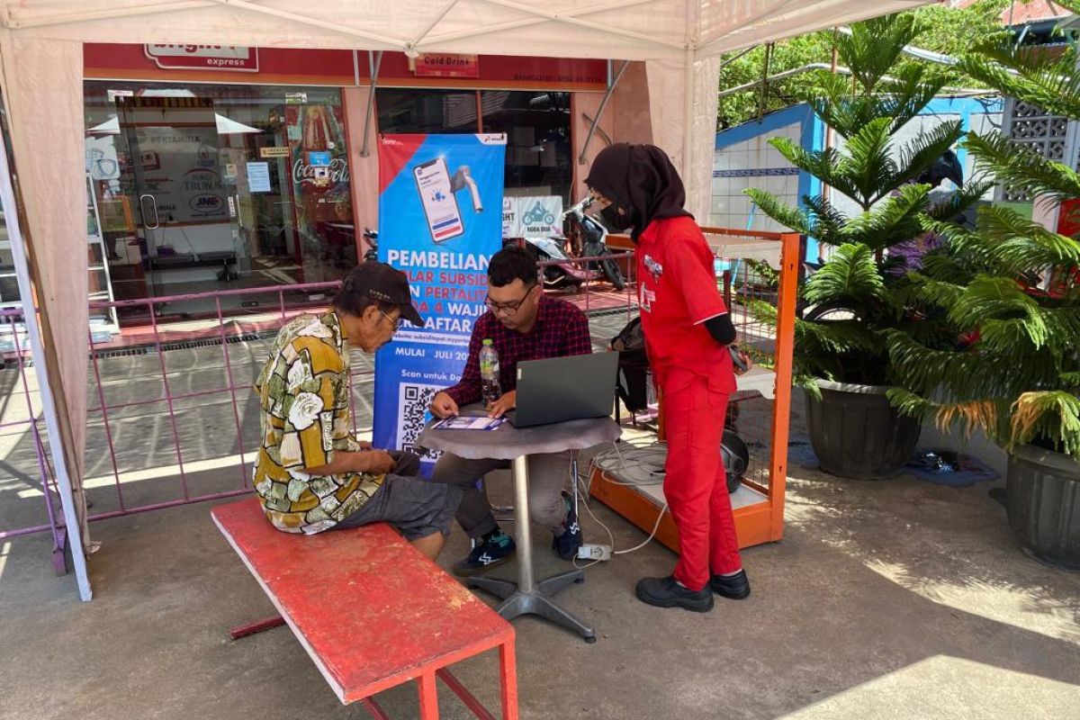 Pertamina Kalbar gandeng mahasiswa layani masyarakat daftar program subsidi tepat