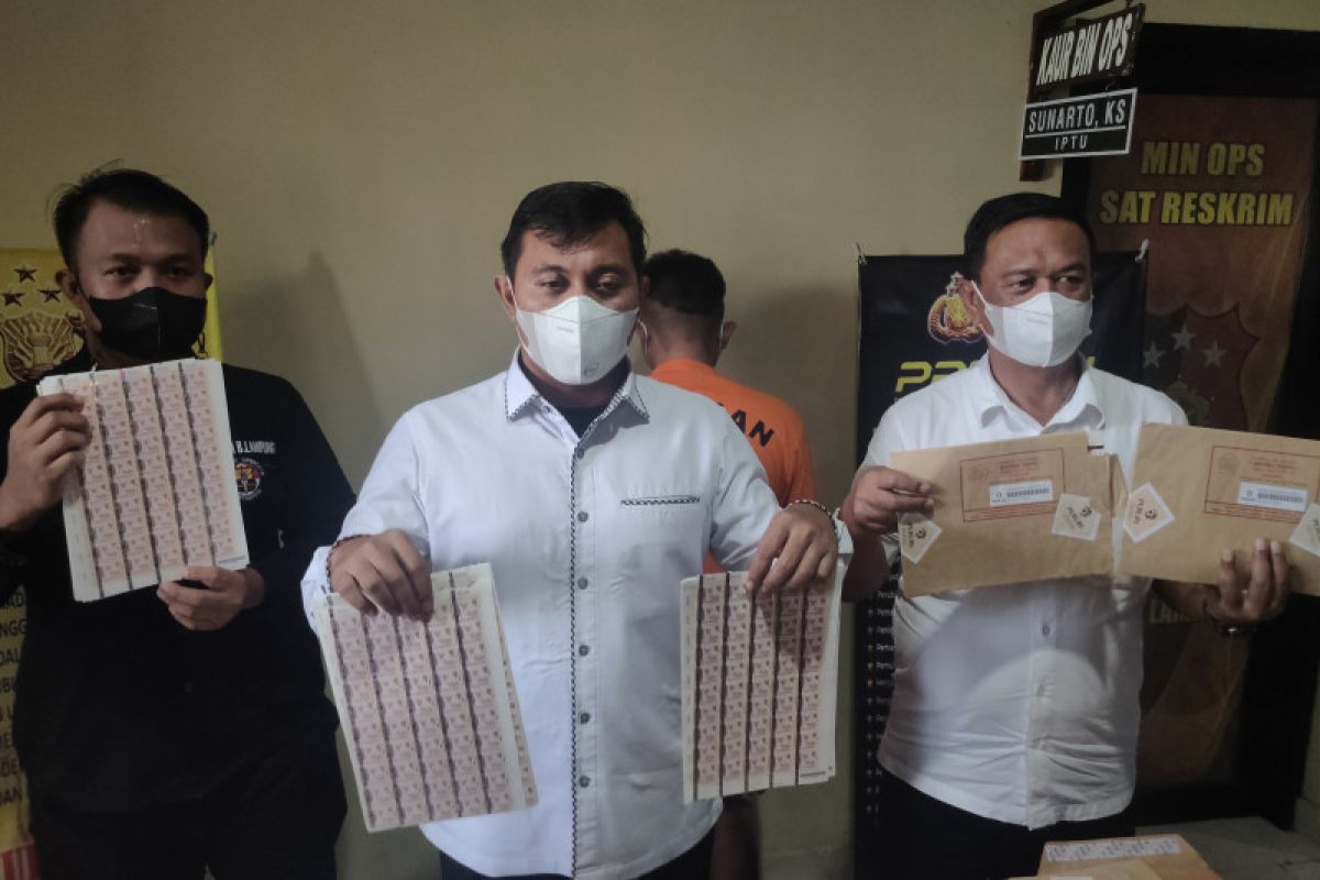 Polresta Bandarlampung tangkap sindikat pencuri materai PT Pos