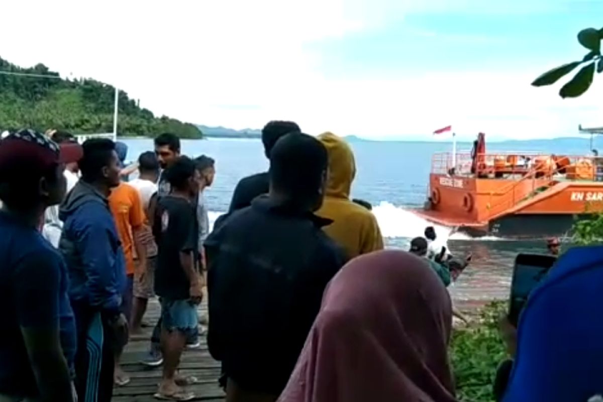 Basarnas sesalkan warga lempari kapal pencari korban KM Cahaya Arafah