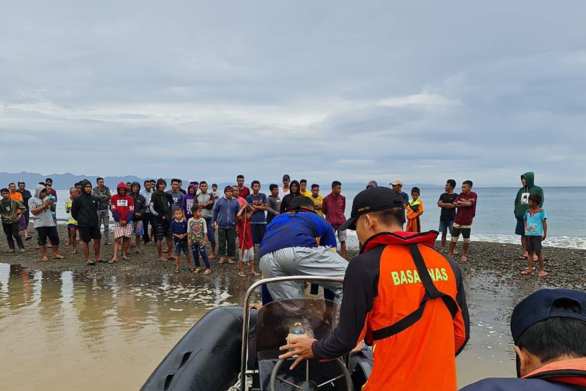 Tim gabungan cari 13 korban penumpang KM Cahaya Arafah yang masih hilang di perairan Tokaka Halsel