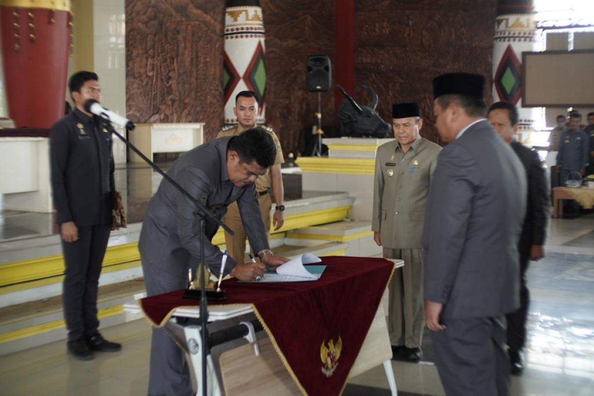 Bupati Lampung Tengah lantik 10 pejabat tinggi pratama