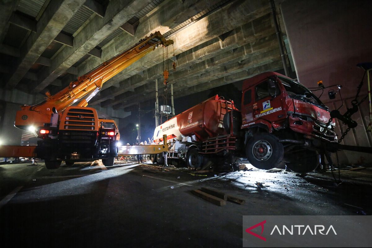 Sepekan, kecelakaan maut di Bekasi hingga pilot Citilink meninggal