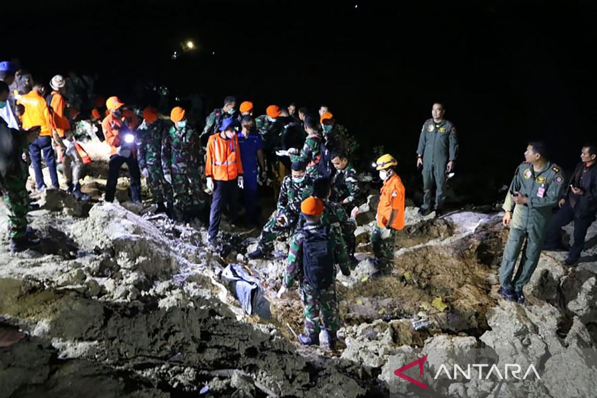 Lettu (Pnb) Allan Safitra Indra Wahyudi gugur saat latihan terbang malam