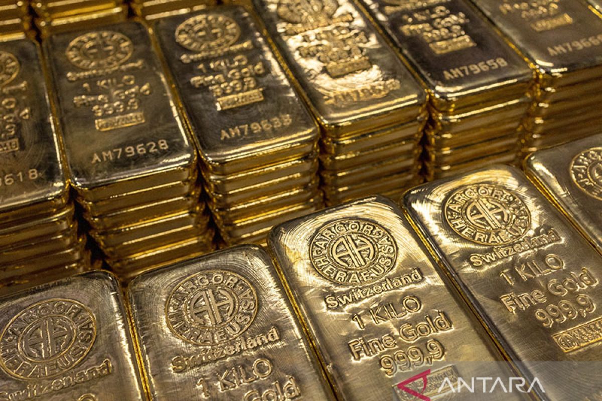 Harga emas naik seiring turunnya imbal hasil obligasi AS