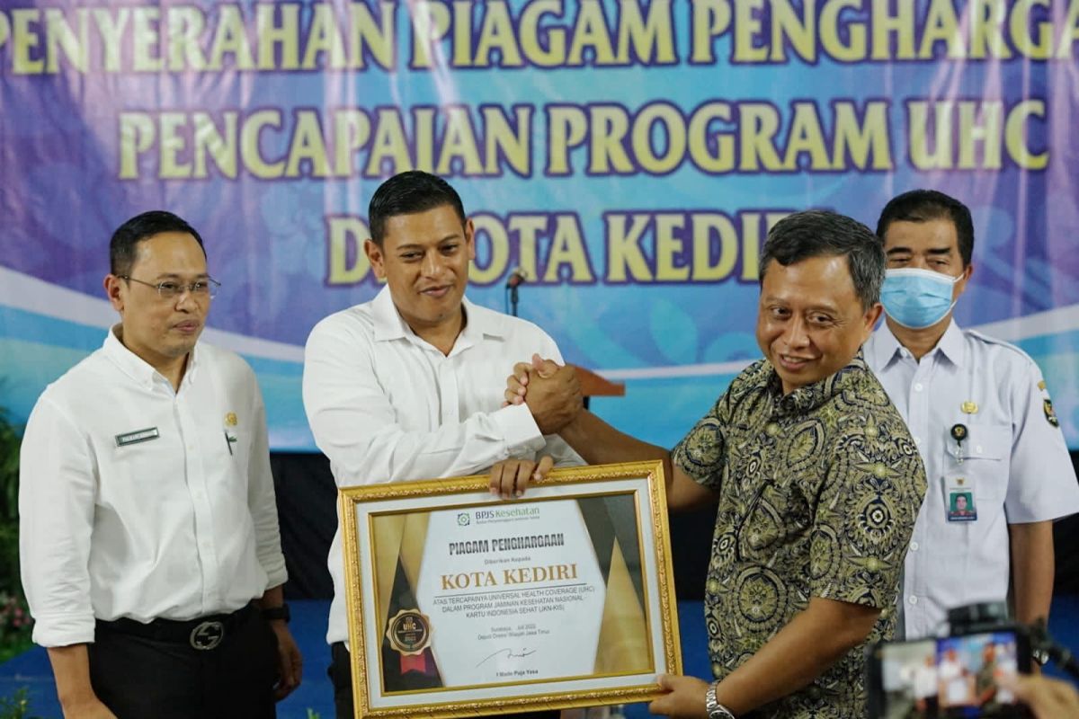 Kota Kediri dapat penghargaan dari BPJS Kesehatan Jatim capaian UHC