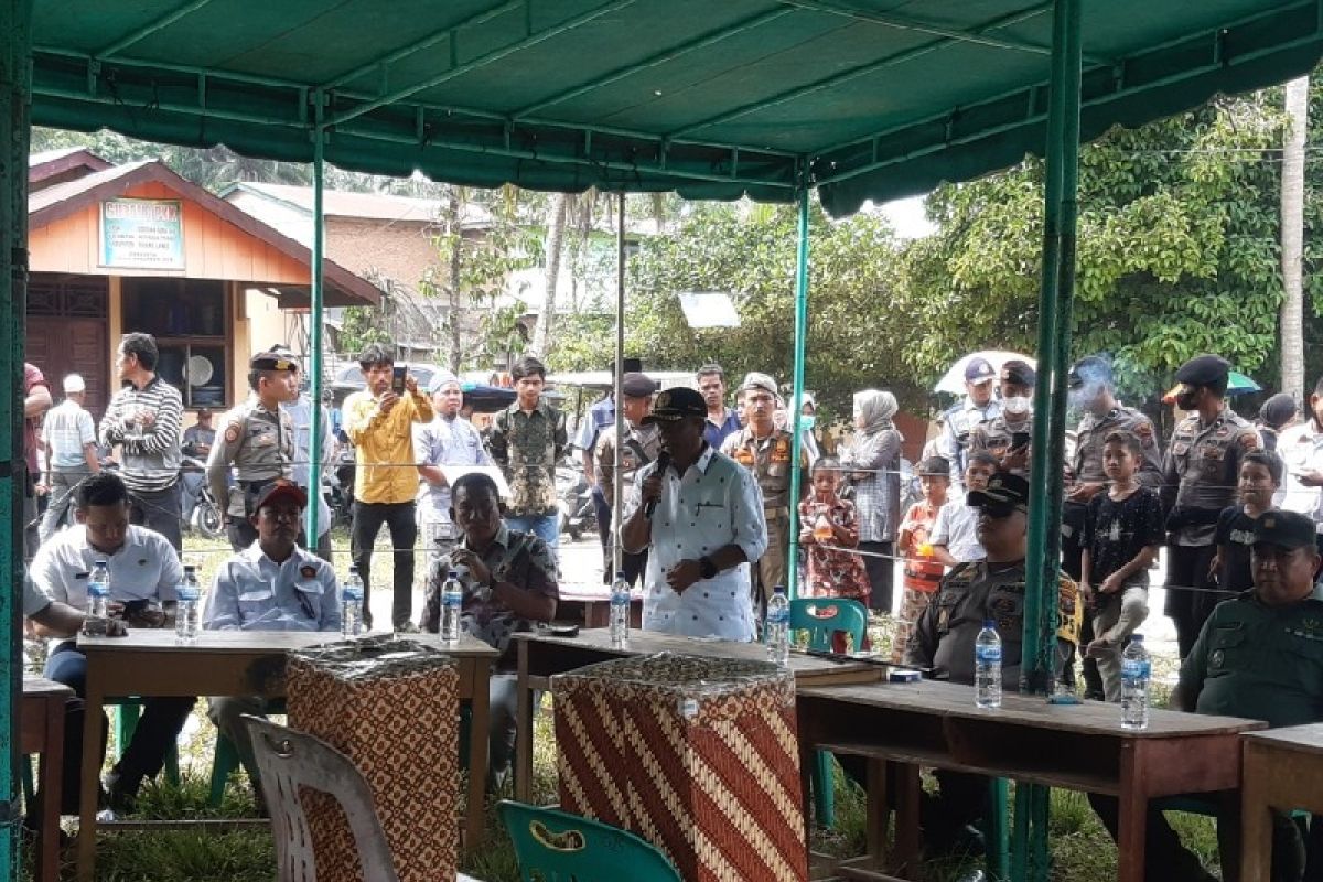 Plt Bupati dan Kapolres Palas monitoring PSU Pilkades di Desa Sibodak Sosa Jae