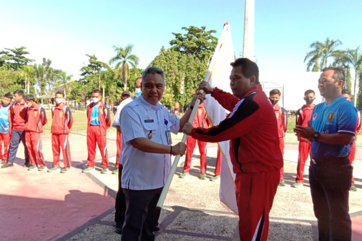 Wakil Bupati Tabalong lepas atlet POPDA Provinsi Kalsel