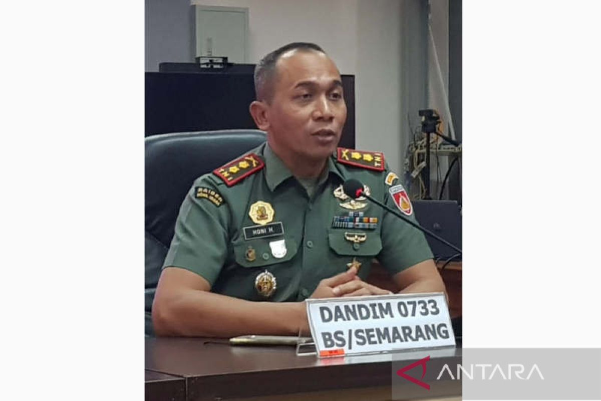 Petugas TNI dan Polri jaga istri tentara korban penembakan