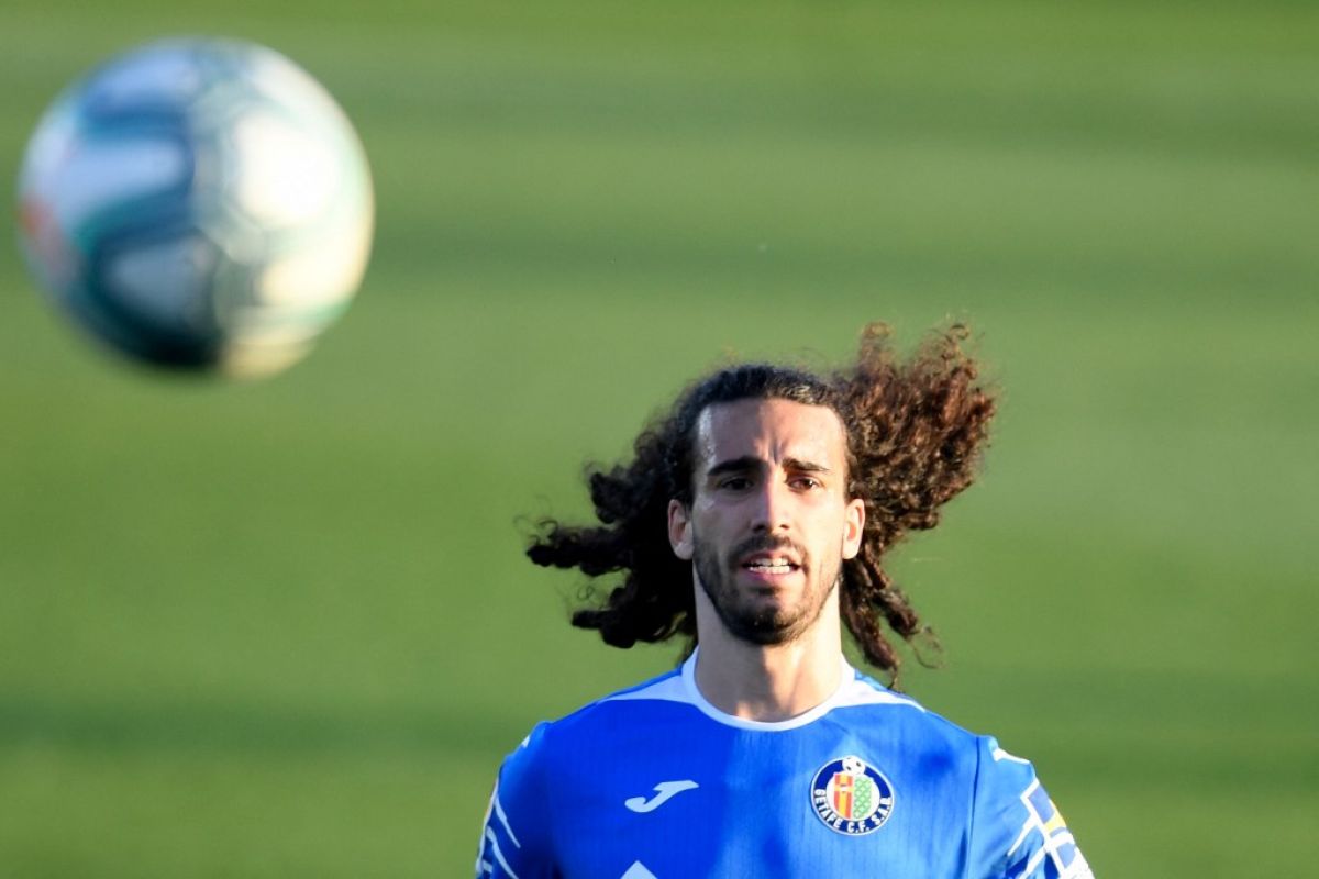 Manchester City ingin tarik Marc Cucurella