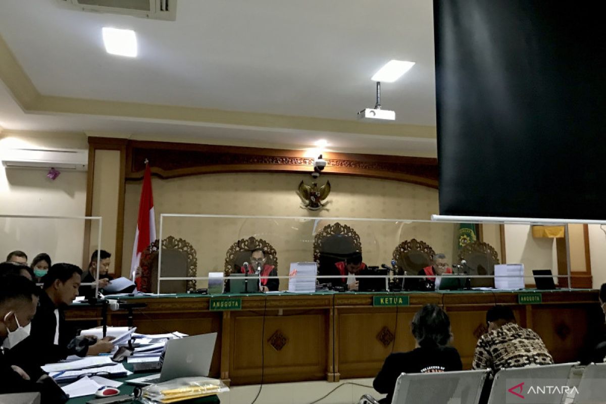 Mantan pejabat BPK bantah terima Rp500 juta suap DID Tabanan