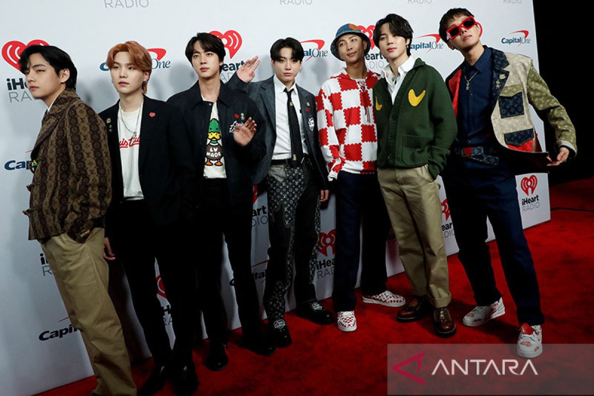 Empat anggota BTS akan rilis single kolaborasi bersama musisi AS