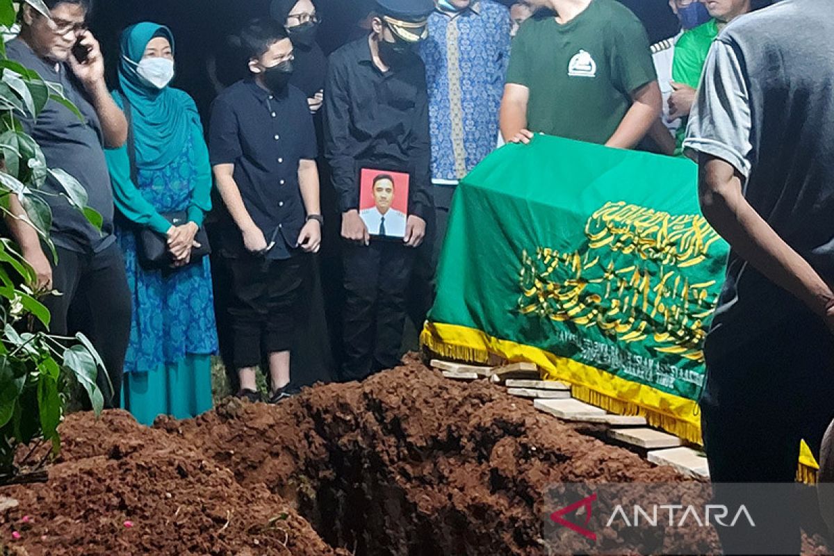 Jenazah pilot Citilink dimakamkan di TPU Pondok Kelapa Jaktim
