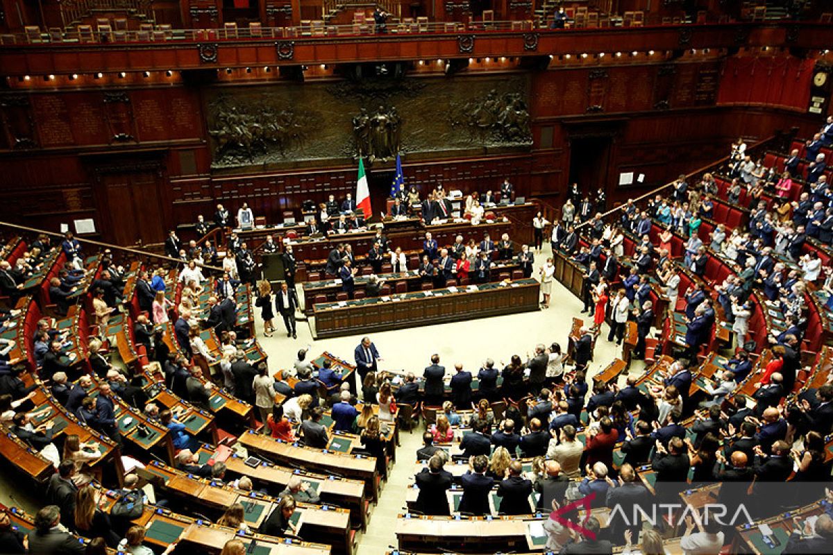 Ditinggal koalisi, PM Italia mengundurkan diri