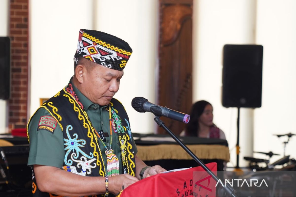 MADN anugerahi Kasad warga kehormatan utama masyarakat adat Dayak