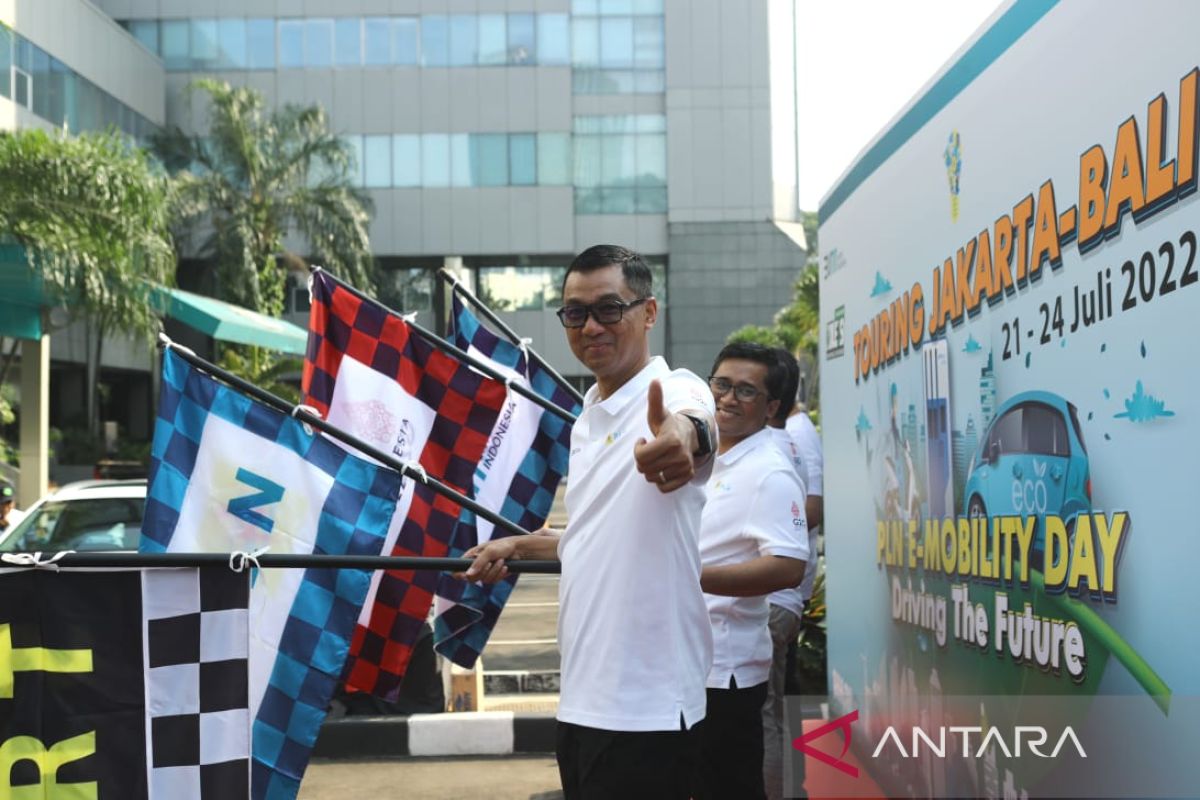 Gelar "Touring" Jakarta-Bali, PLN ajak masyarakat buktikan hemat dan amannya gunakan mobil listrik
