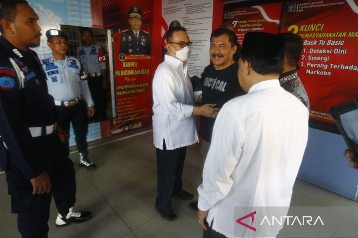 Mantan Gubernur Rusli Zainal resmi bebas dari Lapas Pekanbaru