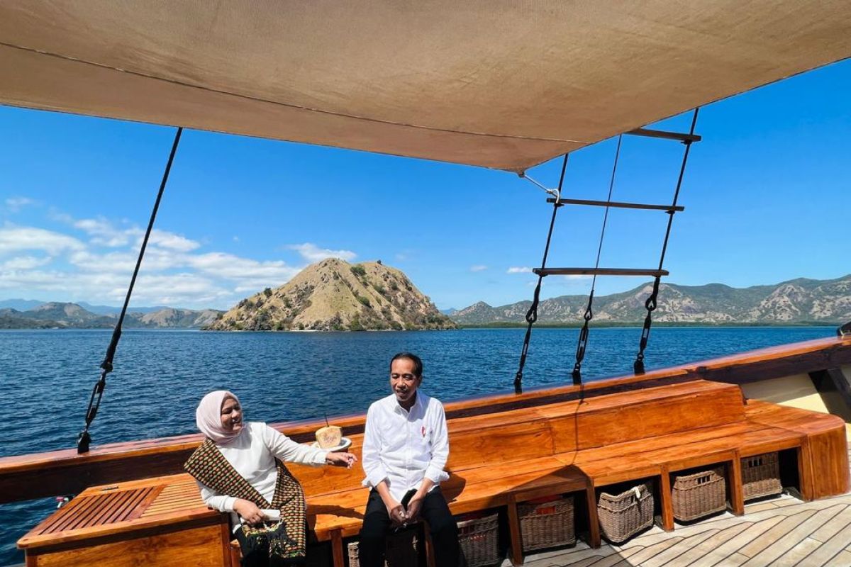 Presiden Jokowi gunakan kapal pinisi ke Pulau Rinca NTT