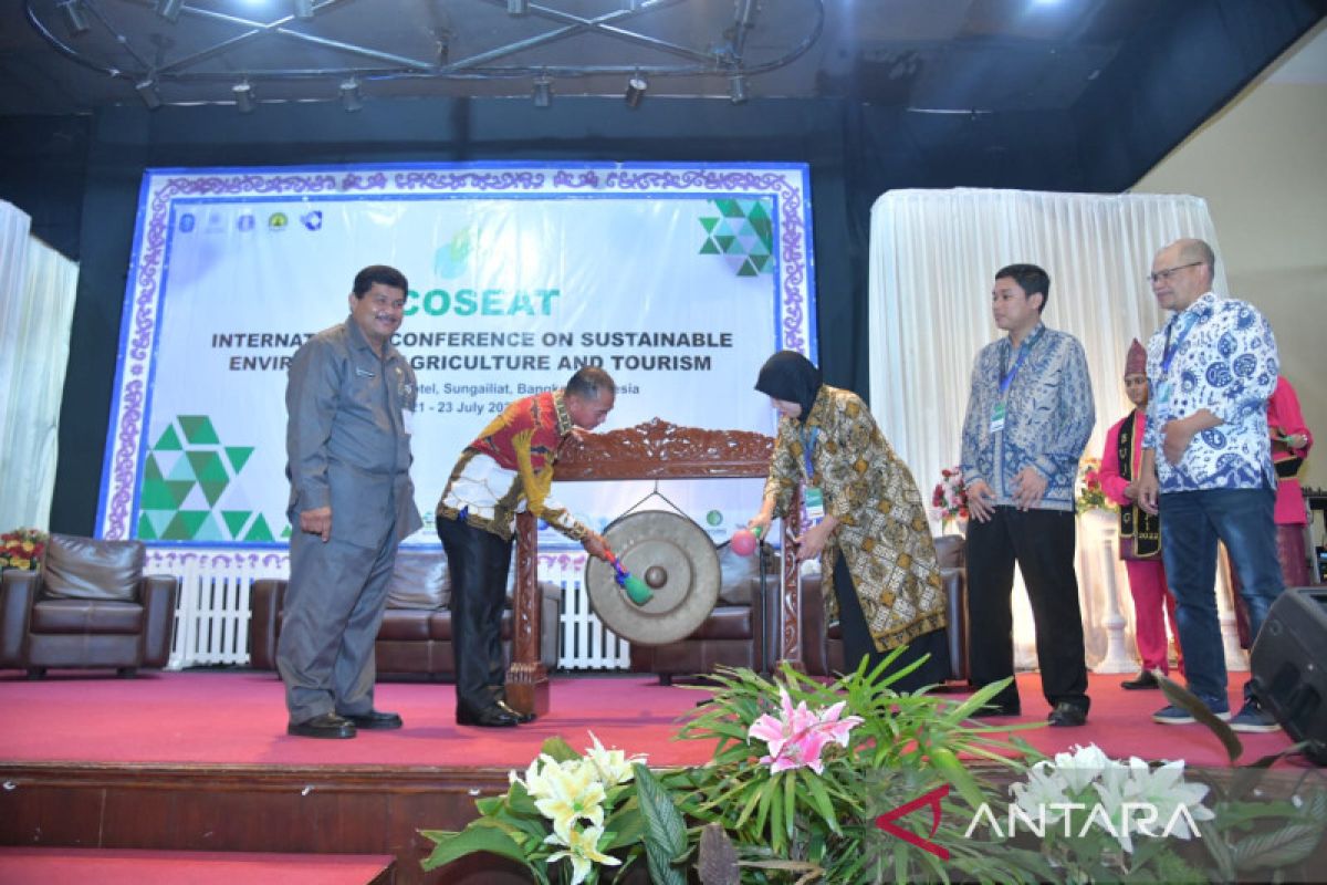 Bupati Bangka resmi buka konferensi ICOSEAT