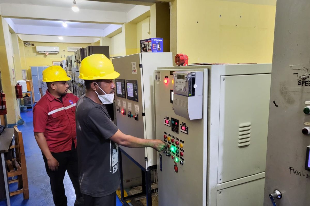 PLN pulihkan pelayanan listrik di Sumba Timur